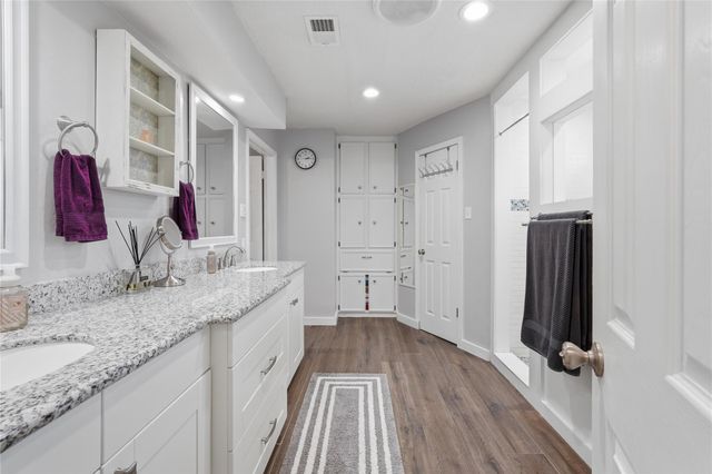 12807 Bowing Oaks Drive, Cypress, TX 77429