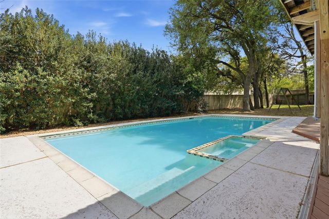 12807 Bowing Oaks Drive, Cypress, TX 77429