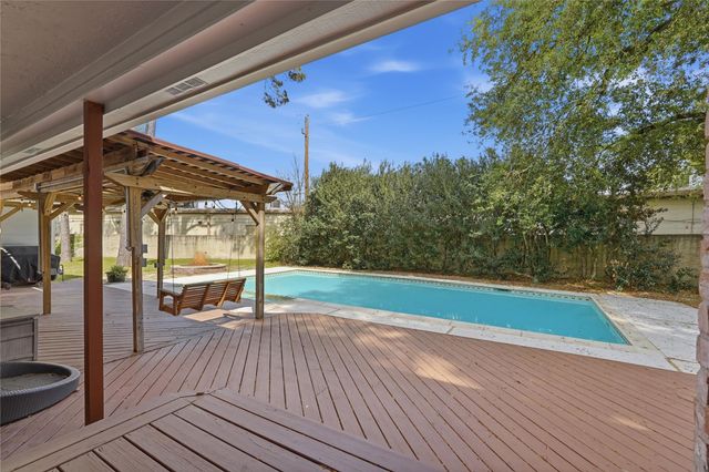 12807 Bowing Oaks Drive, Cypress, TX 77429