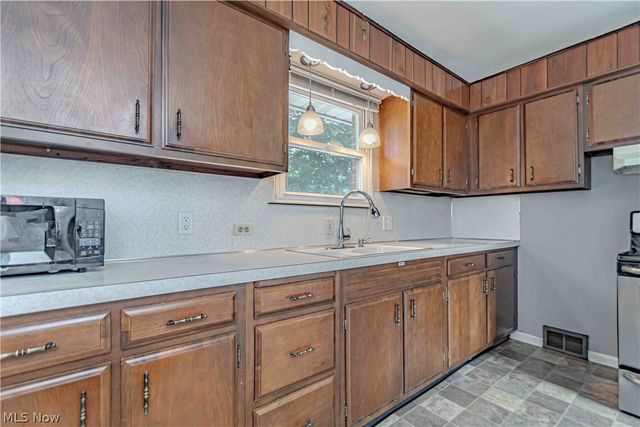 188 Saratoga Avenue NW, Canton, OH 44708