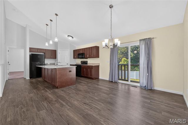 360 Steam Engine Court, Troy, MO 63379