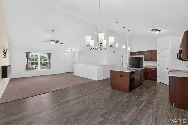 360 Steam Engine Court, Troy, MO 63379