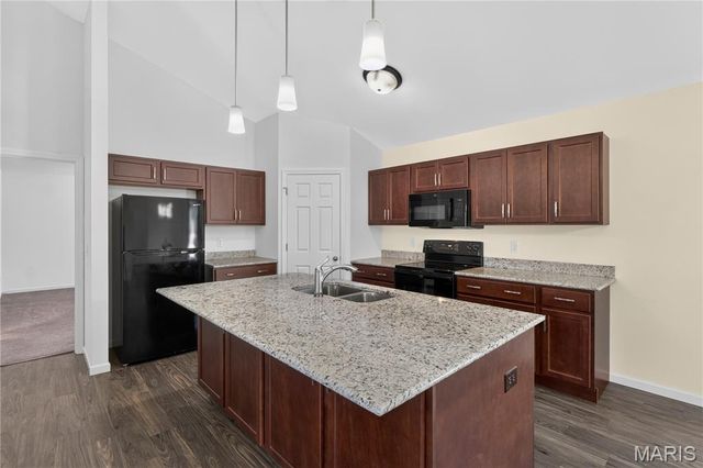 360 Steam Engine Court, Troy, MO 63379