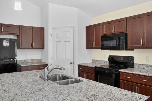 360 Steam Engine Court, Troy, MO 63379