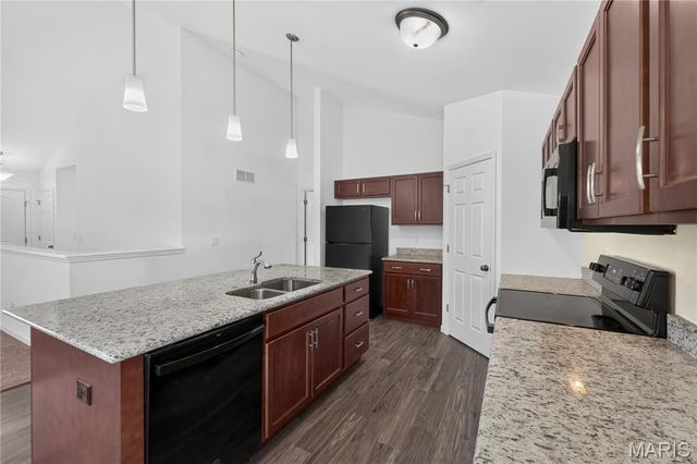 360 Steam Engine Court, Troy, MO 63379