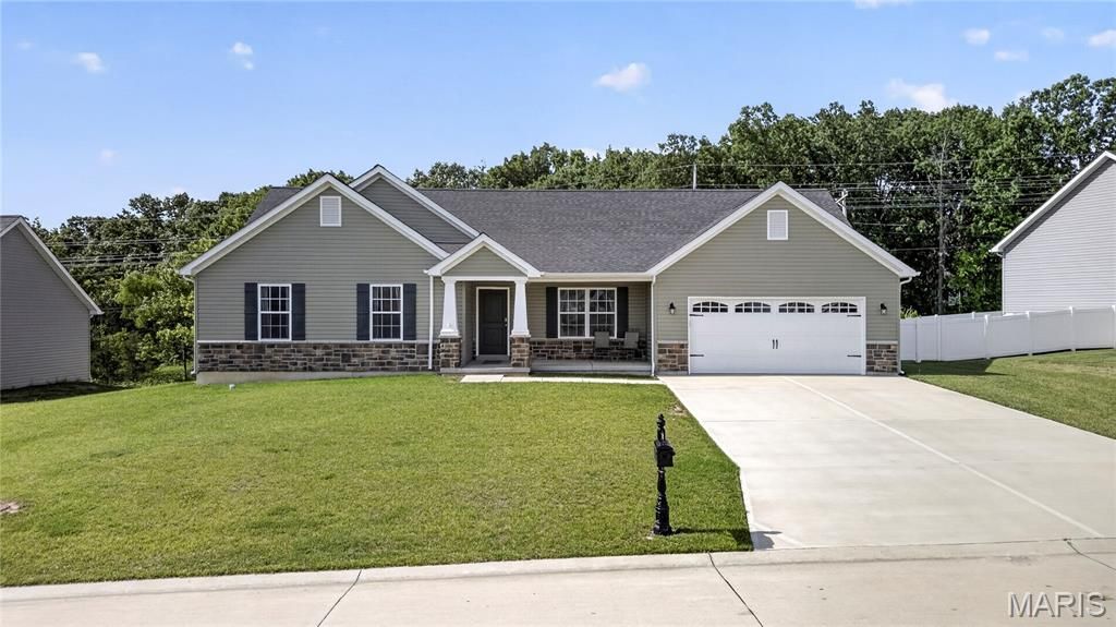 360 Steam Engine Court, Troy, MO 63379