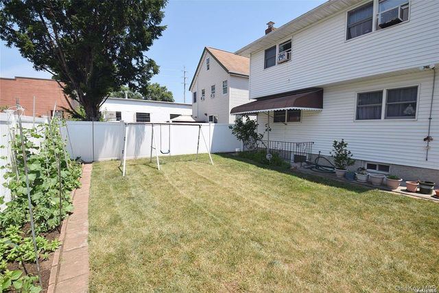 305 S 10th Street, New Hyde Park, NY 11040