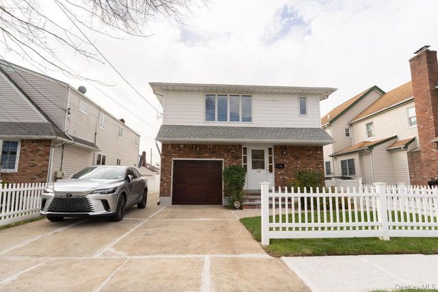 305 S 10th Street, New Hyde Park, NY 11040