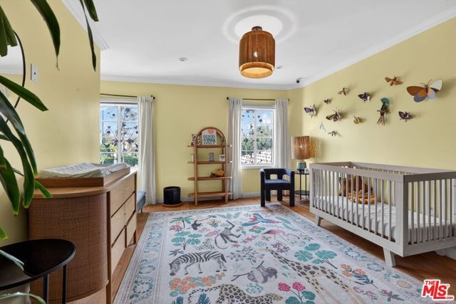 10749 Weyburn Avenue, Los Angeles, CA 90024