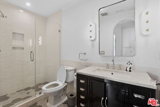 10749 Weyburn Avenue, Los Angeles, CA 90024