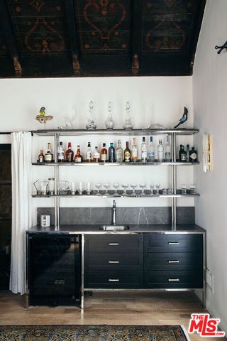 10749 Weyburn Avenue, Los Angeles, CA 90024