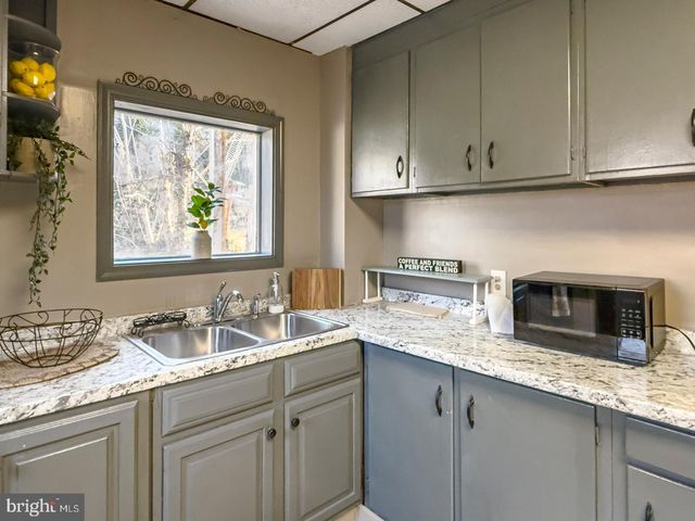 709 W NORWEGIAN ST, Pottsville, PA 17901