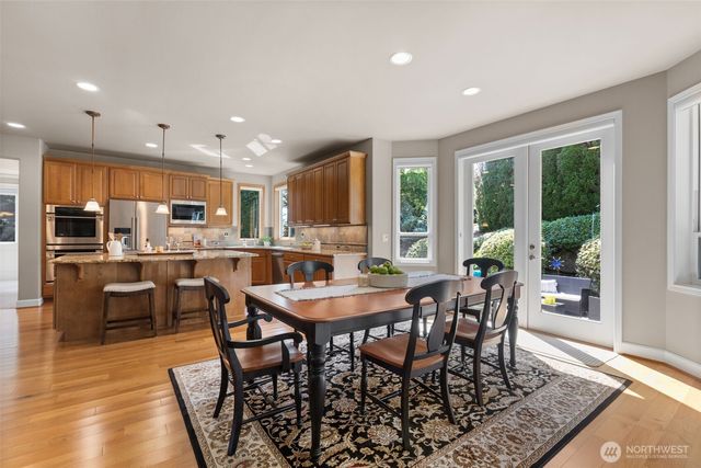 2759 NW Pine Cone Place, Issaquah, WA 98027