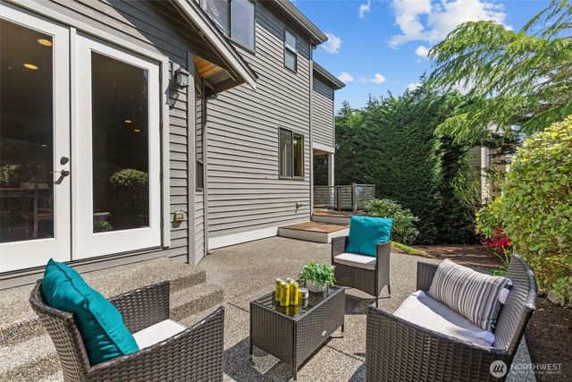 2759 NW Pine Cone Place, Issaquah, WA 98027