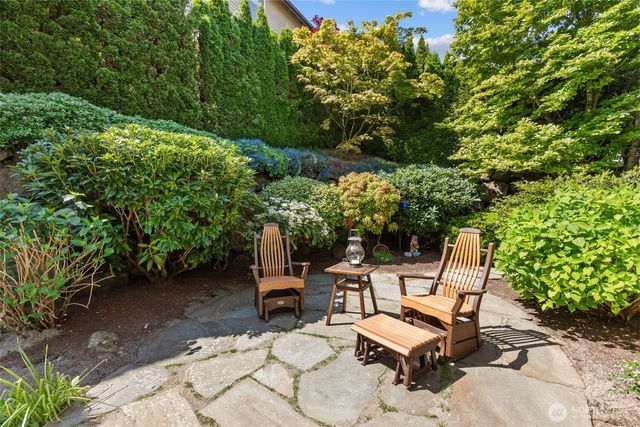 2759 NW Pine Cone Place, Issaquah, WA 98027