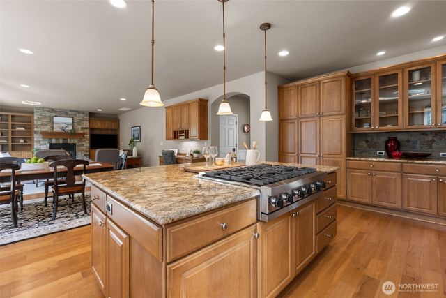 2759 NW Pine Cone Place, Issaquah, WA 98027