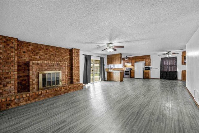 4715 SE Kincaid, Lawton, OK 73501