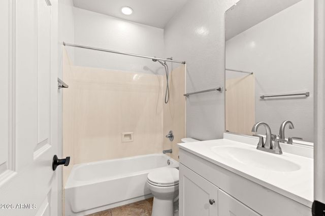 5617 W CARSON Road, Laveen, AZ 85339