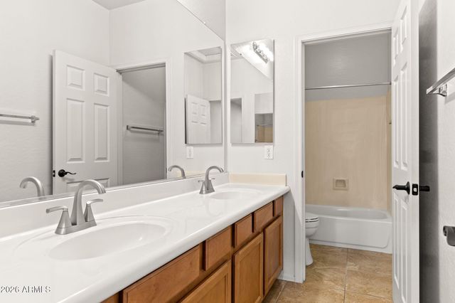 5617 W CARSON Road, Laveen, AZ 85339
