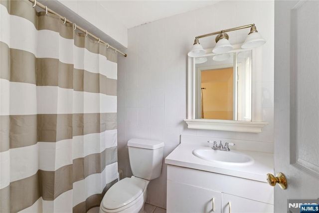 767 Kingsland Avenue, Ridgefield, NJ 07657