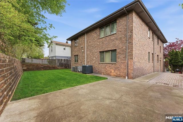 767 Kingsland Avenue, Ridgefield, NJ 07657