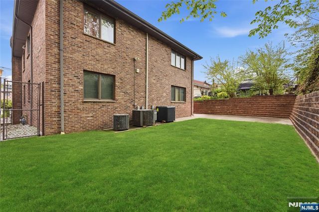 767 Kingsland Avenue, Ridgefield, NJ 07657