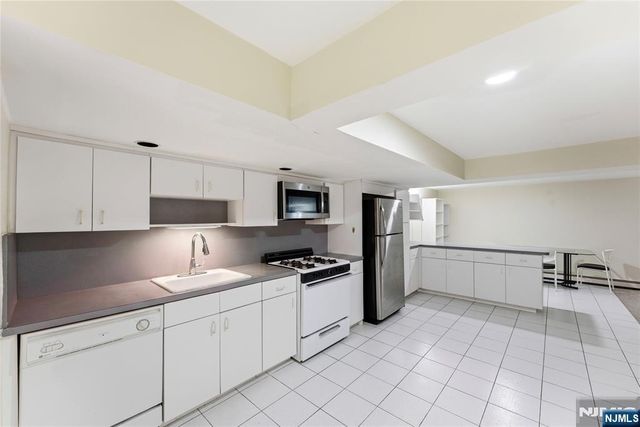 767 Kingsland Avenue, Ridgefield, NJ 07657