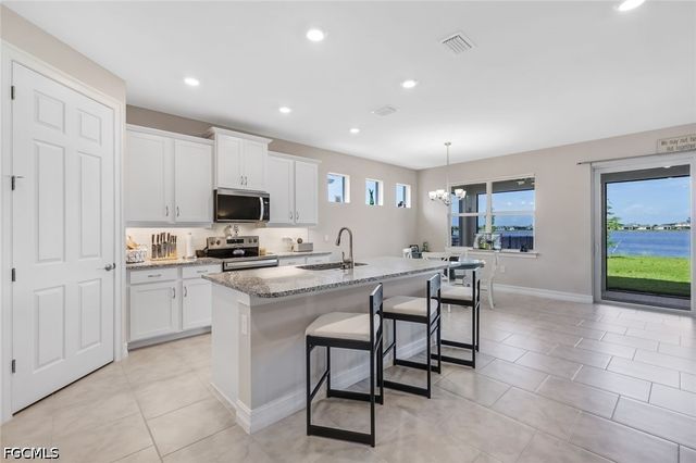 451 Spring Hill Lake LOOP, Cape Coral, FL 33993
