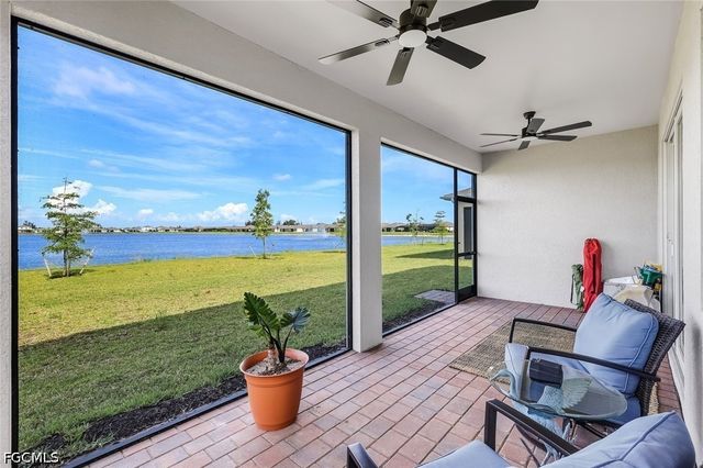 451 Spring Hill Lake LOOP, Cape Coral, FL 33993