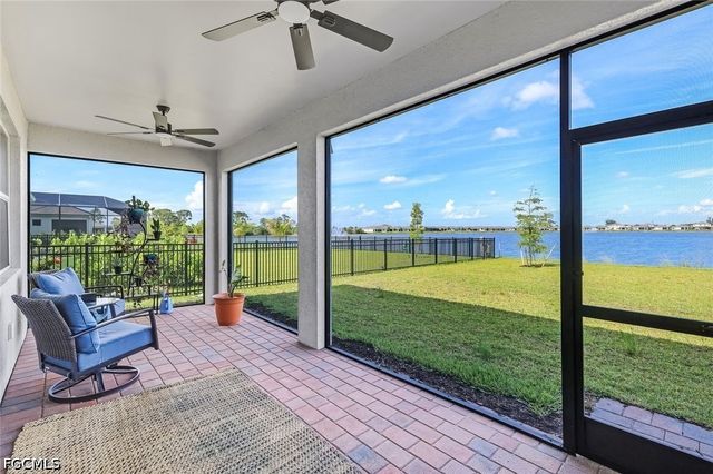451 Spring Hill Lake LOOP, Cape Coral, FL 33993