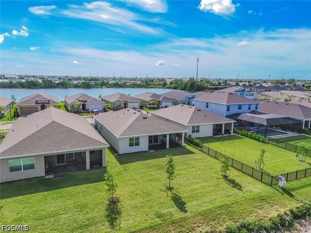 451 Spring Hill Lake LOOP, Cape Coral, FL 33993