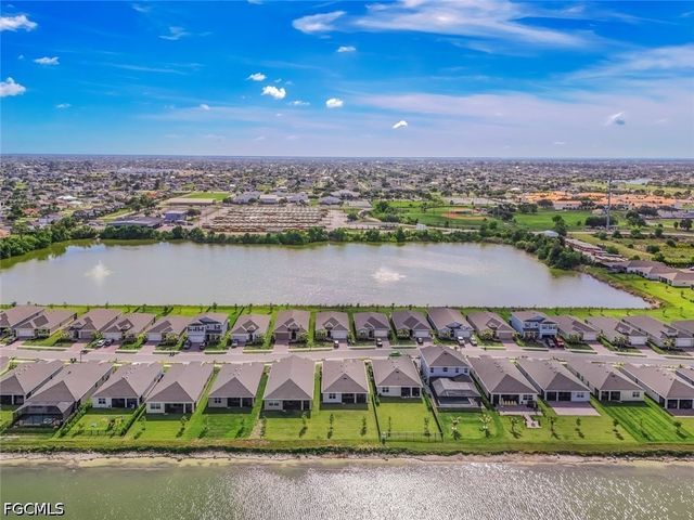 451 Spring Hill Lake LOOP, Cape Coral, FL 33993