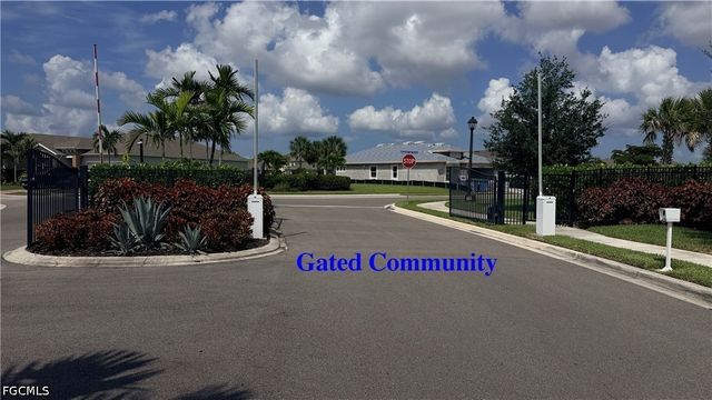 451 Spring Hill Lake LOOP, Cape Coral, FL 33993