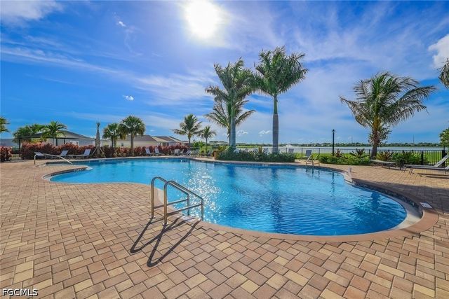 451 Spring Hill Lake LOOP, Cape Coral, FL 33993