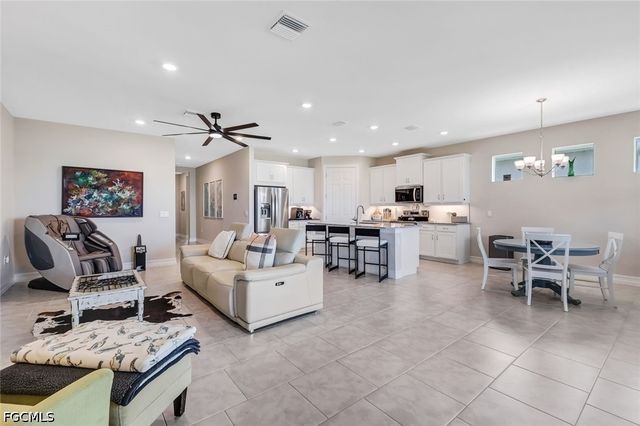451 Spring Hill Lake LOOP, Cape Coral, FL 33993