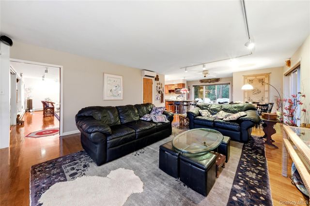 15 Eagle Rock Hill, Centerport, NY 11721