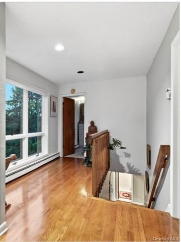 15 Eagle Rock Hill, Centerport, NY 11721