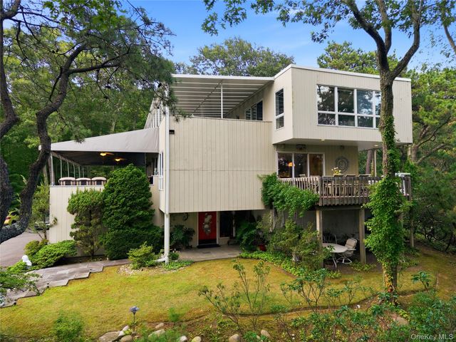 15 Eagle Rock Hill, Centerport, NY 11721