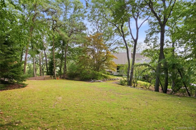 15 Eagle Rock Hill, Centerport, NY 11721
