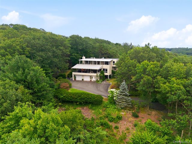 15 Eagle Rock Hill, Centerport, NY 11721