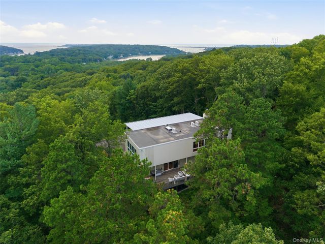 15 Eagle Rock Hill, Centerport, NY 11721