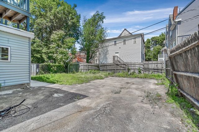 74 Ruthven G, Boston, MA 02121