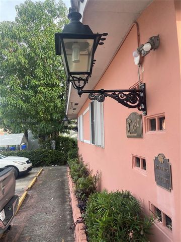 1020 SW 5th St 6, Miami, FL 33130