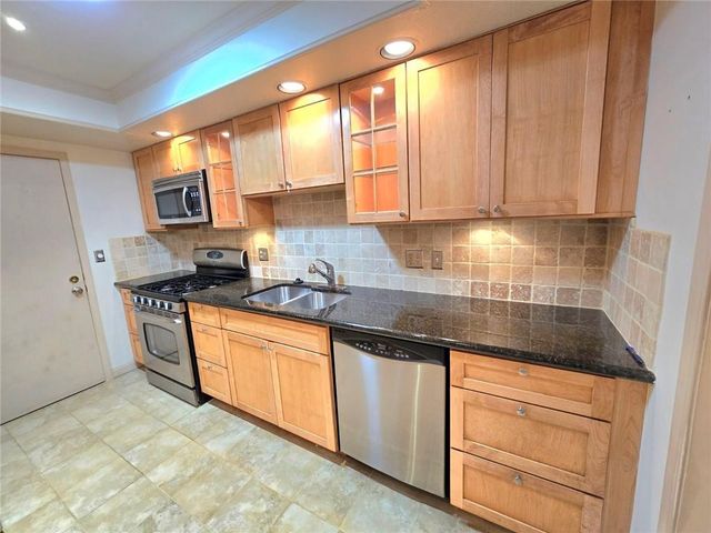 6851 Roswell NE Road I 13, Sandy Springs, GA 30328