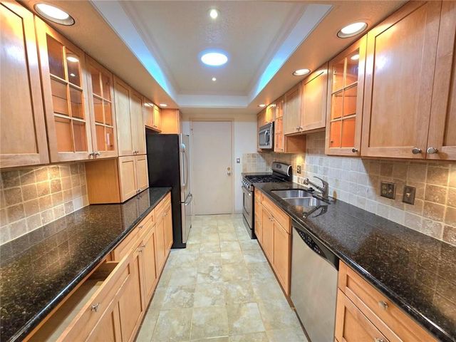 6851 Roswell NE Road I 13, Sandy Springs, GA 30328