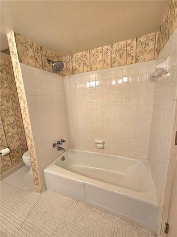 6851 Roswell NE Road I 13, Sandy Springs, GA 30328