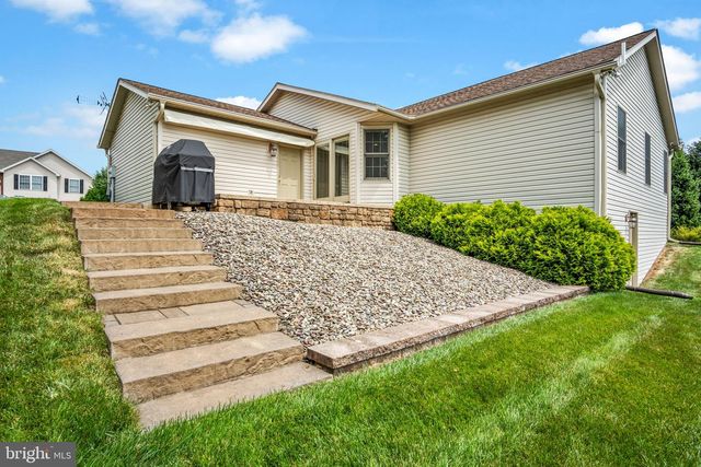 420 CLOVER ST, Etters, PA 17319