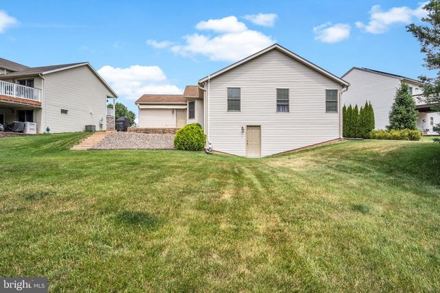 420 CLOVER ST, Etters, PA 17319