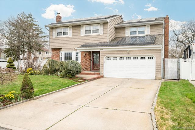 727 Outlook Avenue, West Babylon, NY 11704