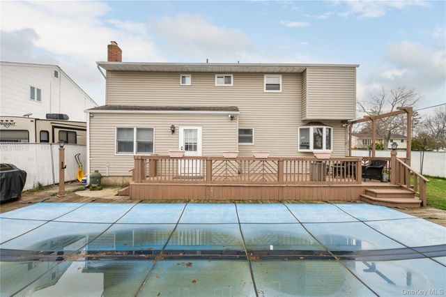 727 Outlook Avenue, West Babylon, NY 11704